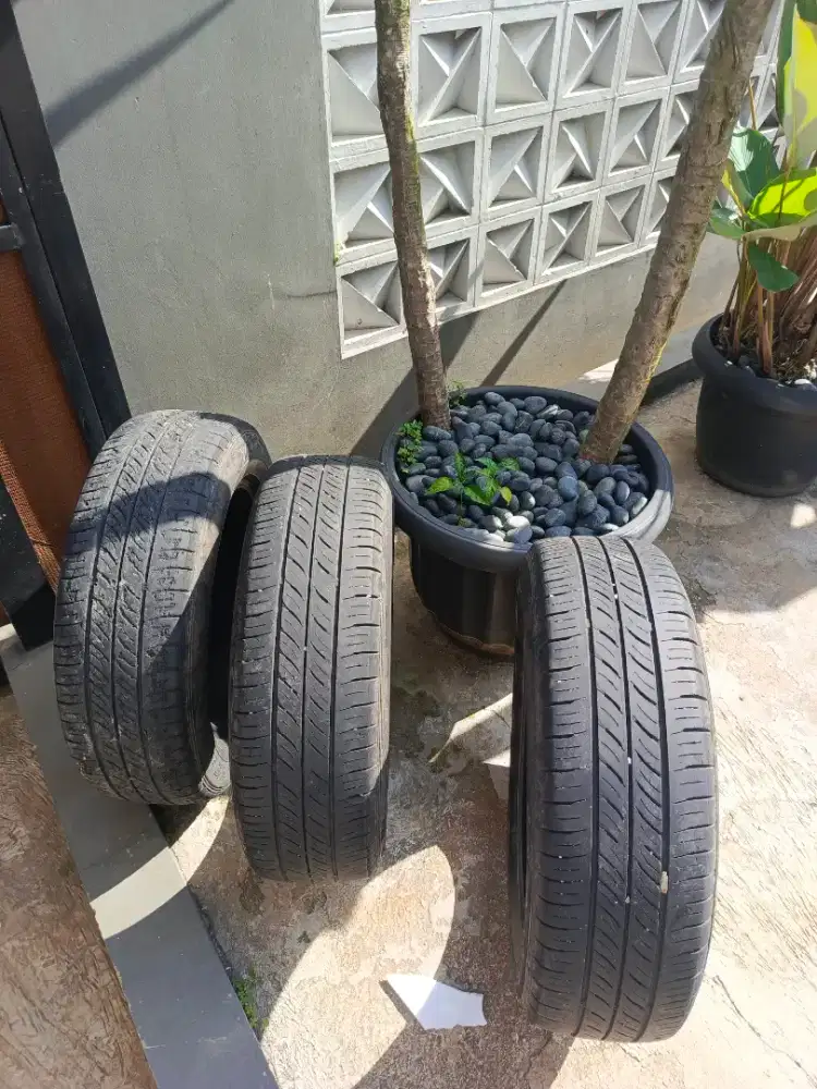 Ban Bekas Mobil Daihatsu R14