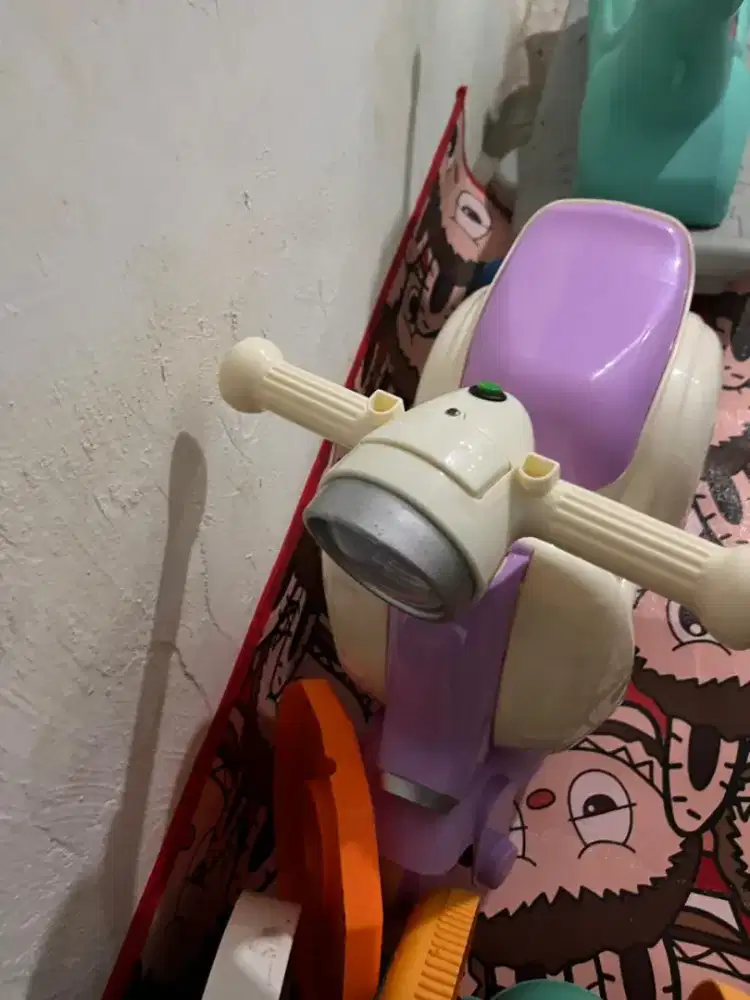 Mainan anak vespa