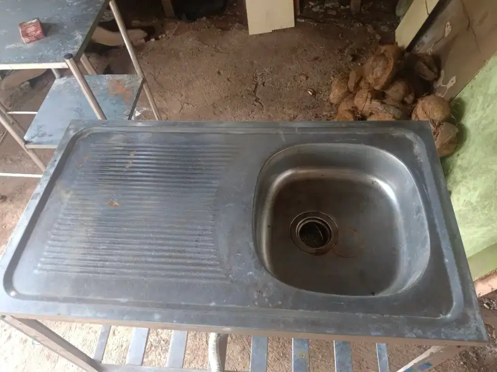 Wastafel meja siap pakai