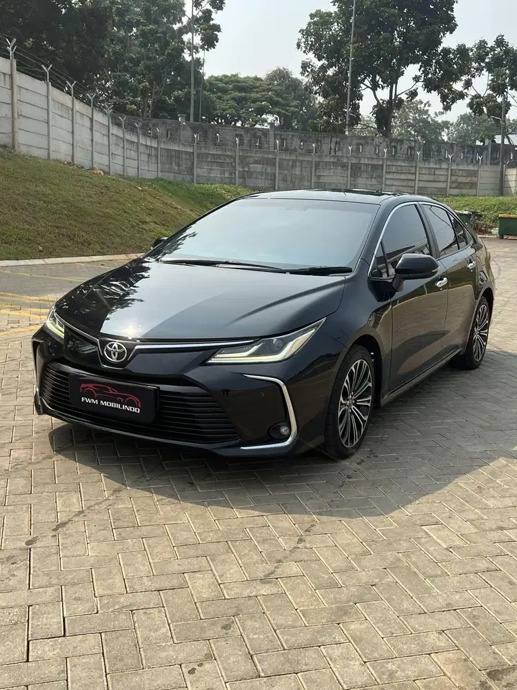Toyota corolla altis 1.8 V AT 2021 hitam