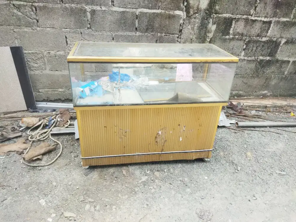 Rak etalase pulsa
