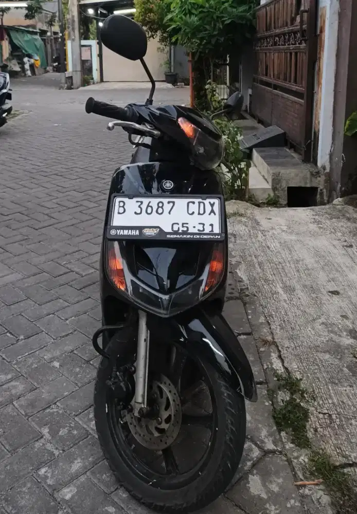 Mio smile 2011 hitam