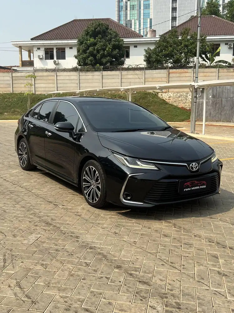 Toyota corolla altis V 1.8 AT 2021 hitam