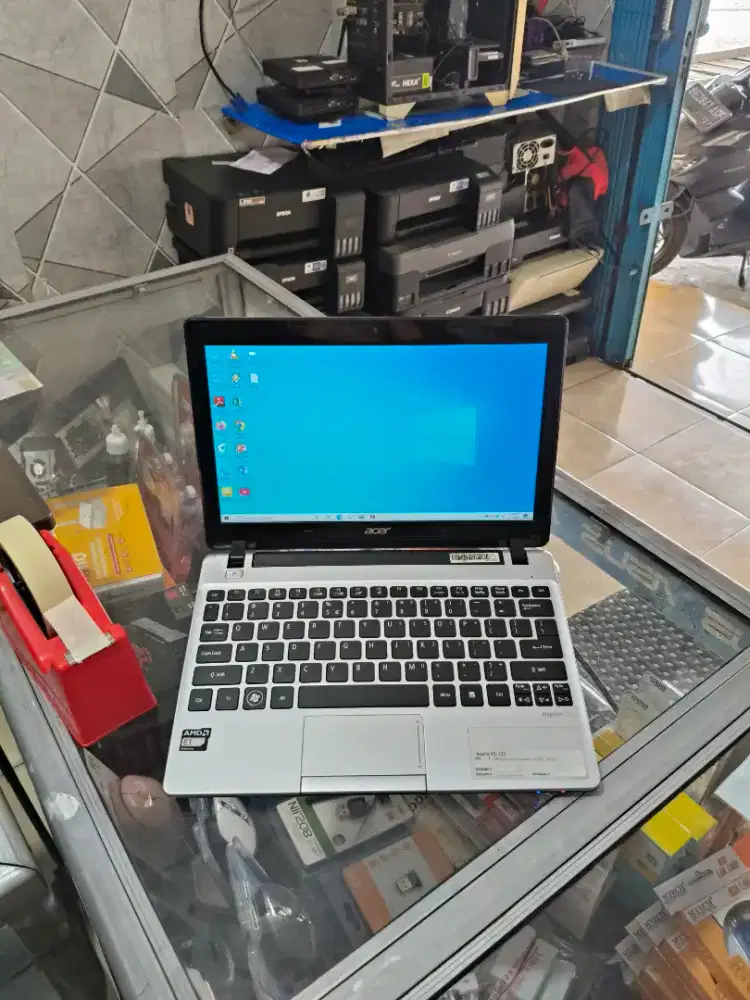 Netbook Acer murah bergaransi ram 4gb sudah SSD