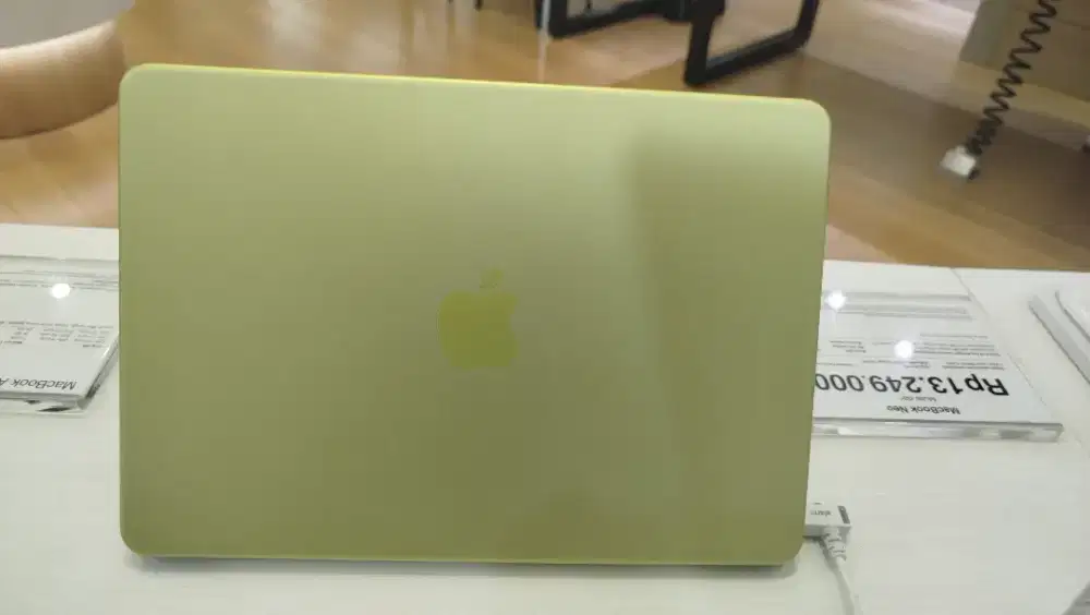 Macbook neo dengan warna yang cantik n estetik