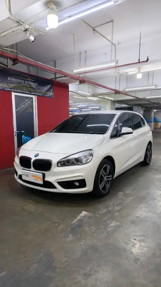 BMW 218i ACTIVE TOURER AT tahun 2015 hatchback