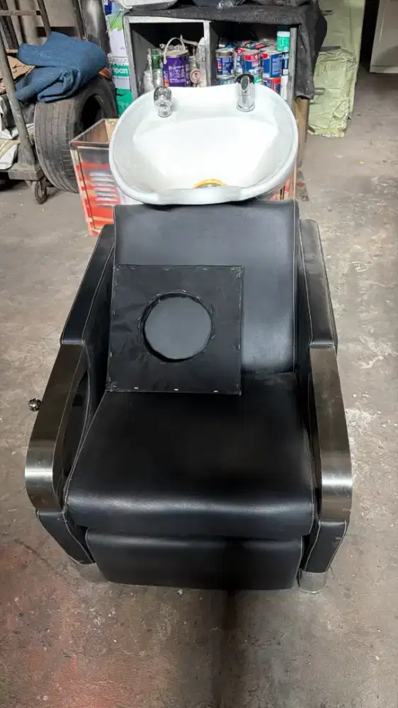 Kursi Keramas Salon