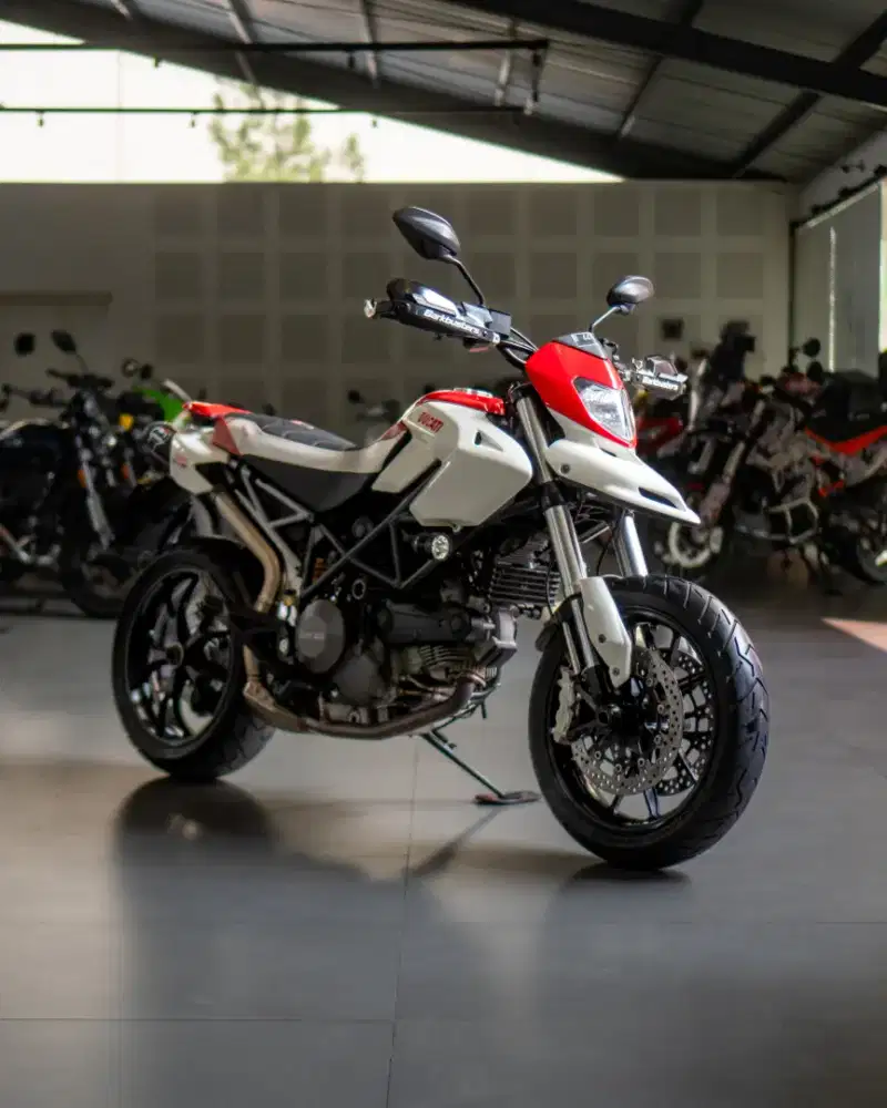 Ducati Hypermotard 796 Arctic White 2013