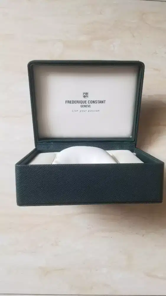 Box frederique constant authentic