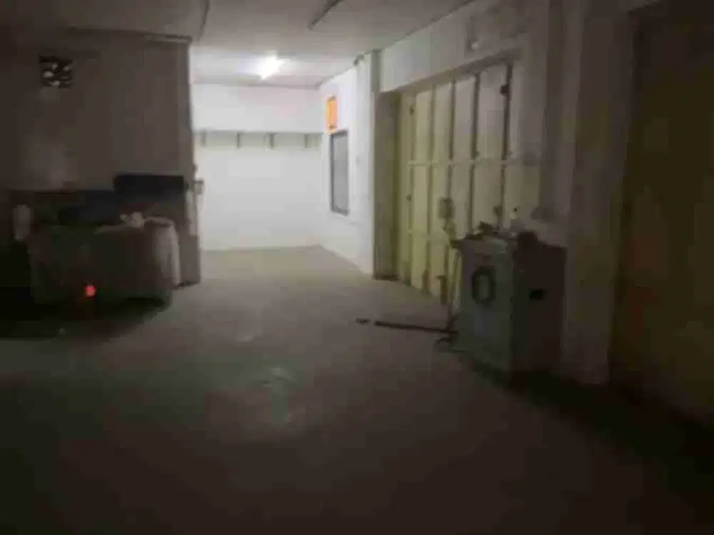 Dijual Ruko hoek 3.5 lantai Gandeng (2 unit), Komplek Ruko Pelangi/1000, Cengkareng, Jakarta Barat.