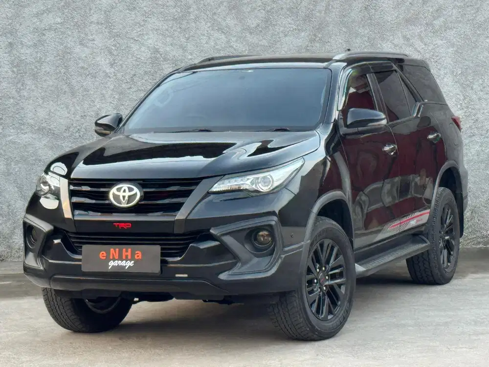 Toyota FORTUNER VRZ TRD 2.4 A/T 2018.. eNHa garage Semarang..