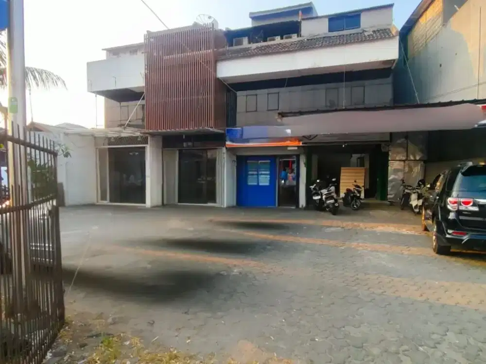 Ruko eks Bank Pinggir Jalan Kedoya Jakarta Barat