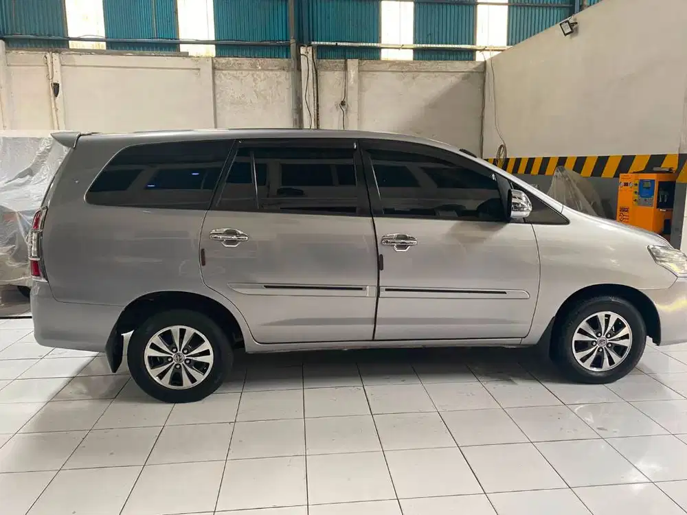 Toyota Kijang Innova G Bensin 2014