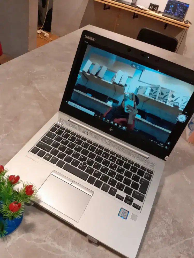 Laptop Hp Elitbook 430 G5 | Body slim & elegan cocok buat ciwi-ciwi