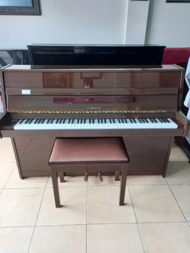 Piano Yamaha LU 80 coklat