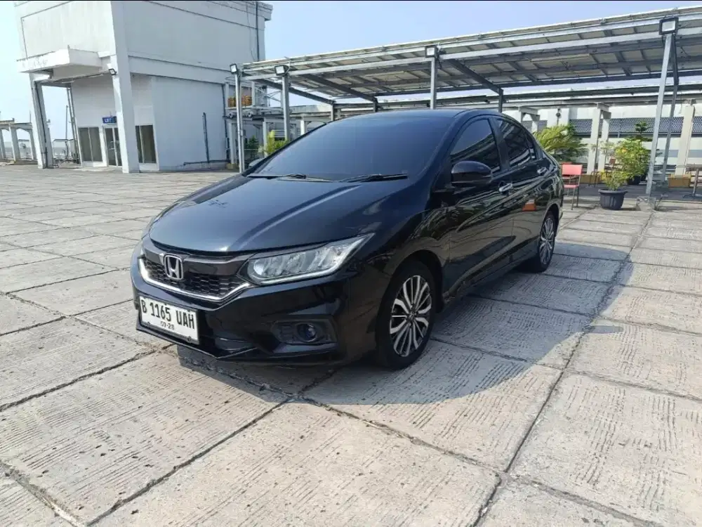 Honda City E autometik at Hitam 2017