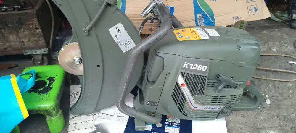 Mesin cutter beton aspal