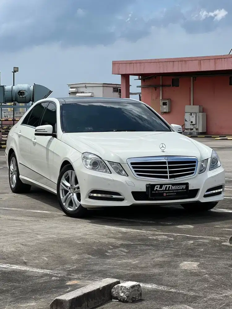 [WARNA LANGKA - ANTIK] Mercedes Benz E300 Avantgarde 2012 Full Spec