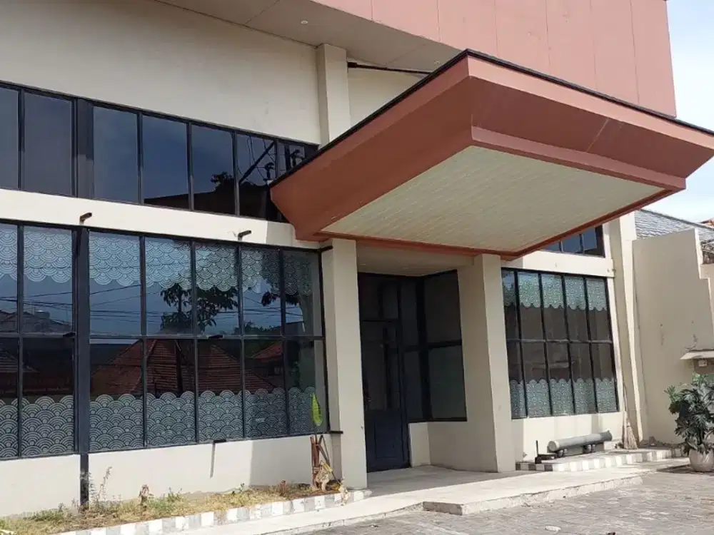 disewakan rumah usaha ex resto lokasi strategis di tegalsari (H N)