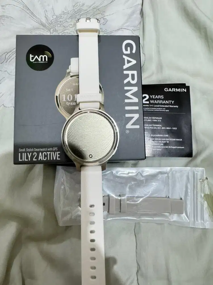 Garmin Lily 2 Active Silicone Band - Lunar Gold/Bone