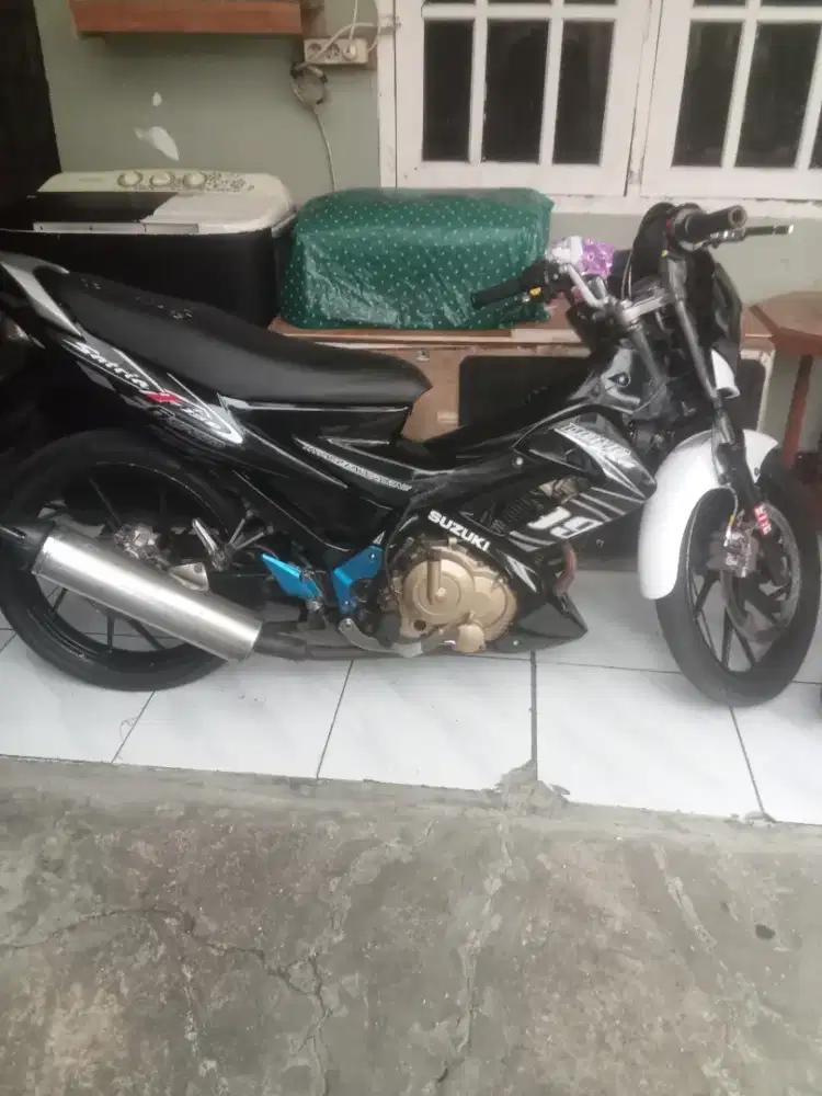 Di jual aja motor  satria th 2012 mesin mantap.