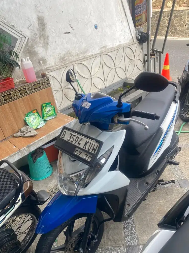 Honda beat tahun 2015