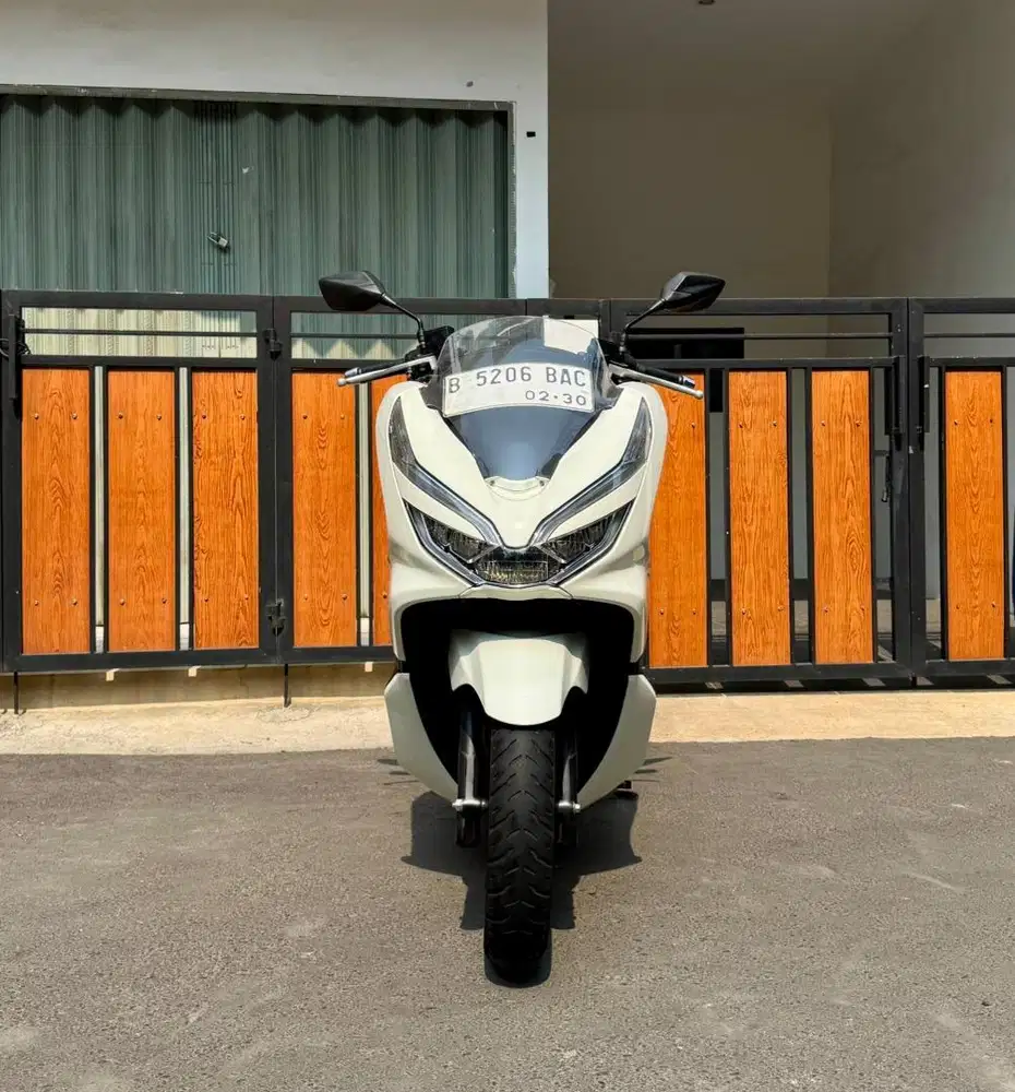 Honda PCX 150 CBS ISS MULUSSS Pajak Hidup Surat Lengkap
