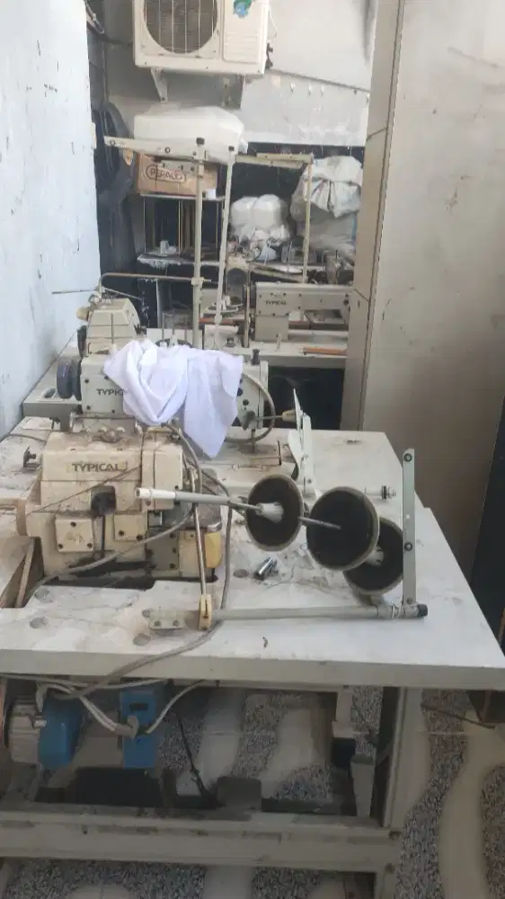 Mesin jahit ada 5 dan mesin obras ada 2 typical