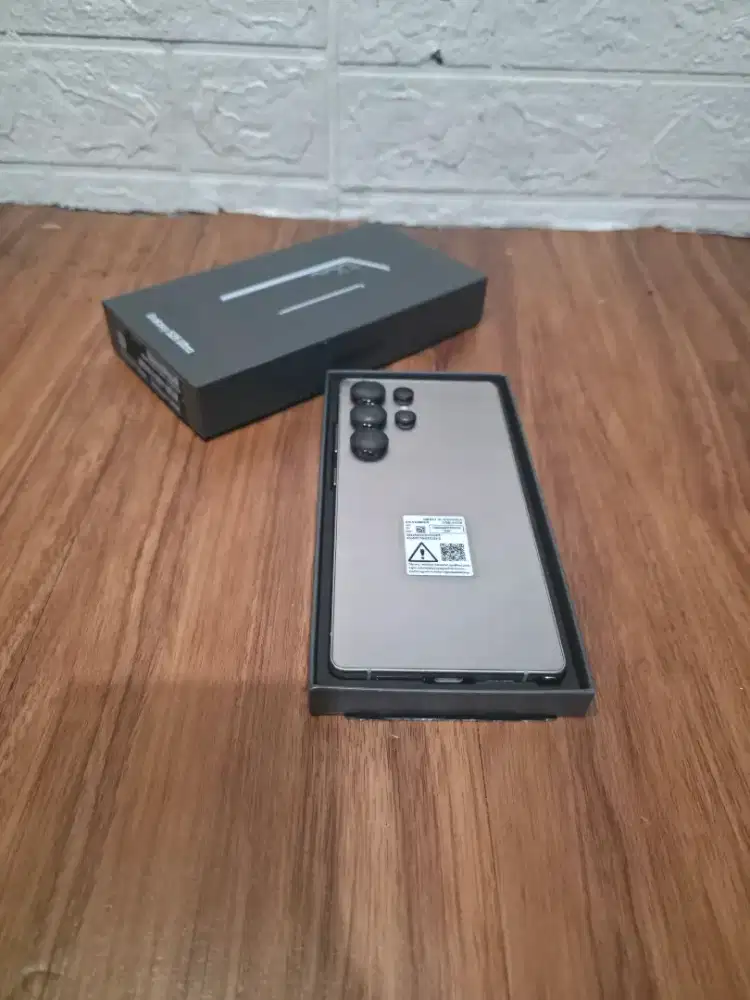 Samsung s25 Ultra 512gb SEIN like new