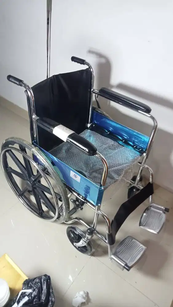 Kursi Roda Merk SELLACO Kondisi 99% Mulus Belum pernah dipakai (BSD)