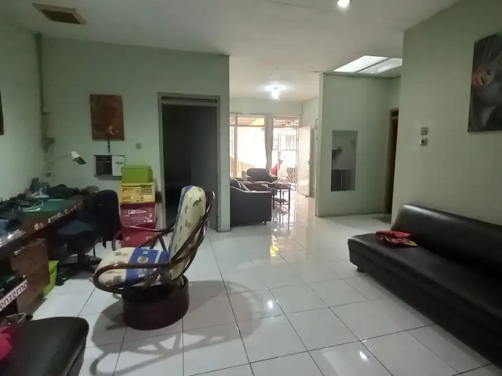 Dijual rumah 1.5 lantai di Komplek Dian Permai