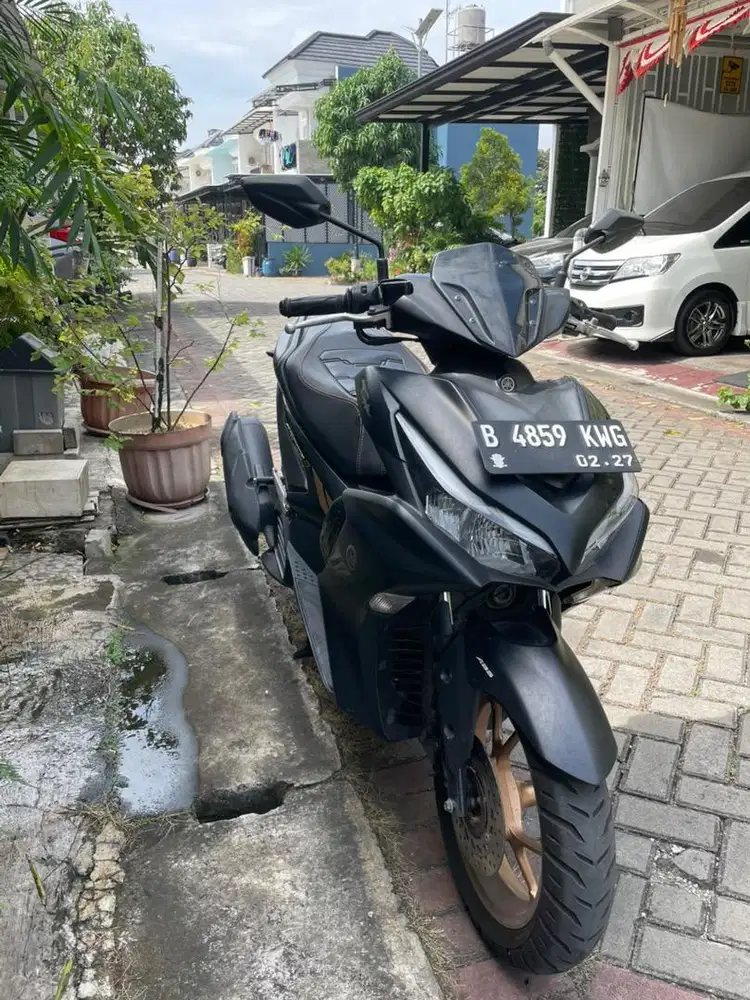 Aerox Black Premium ABS Connected 2022