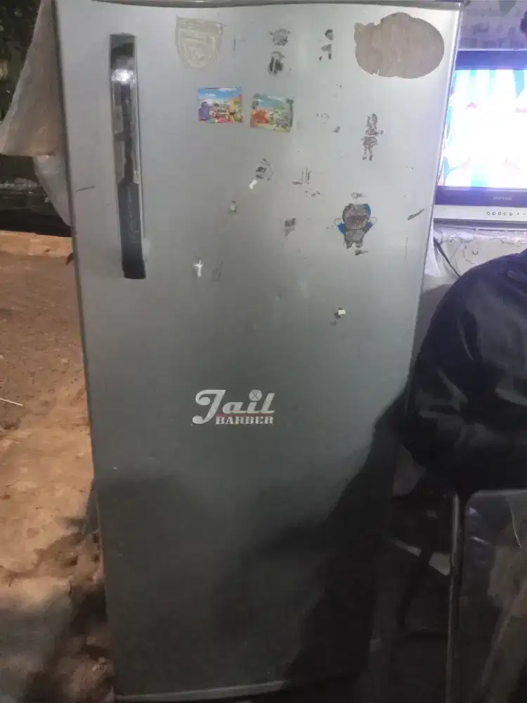 Di jual kulkas 1 pintu merek LG