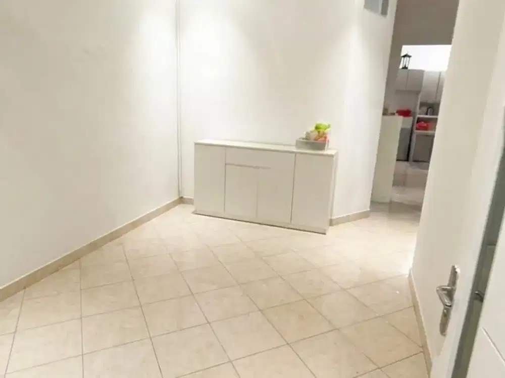 Best Deal! Rumah 1,5 Lantai Kelapa Gading | LT 90 m² | Jalan 2 Mobil