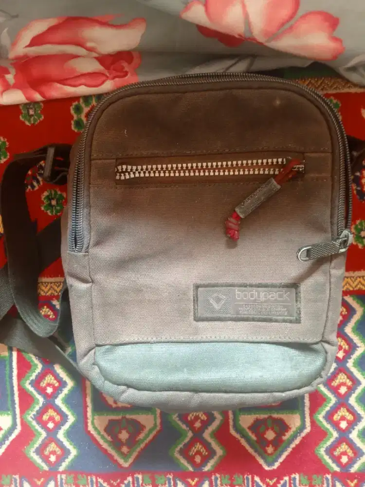 Bismillah Dijual Cepat Tas Slempang Kecil Body