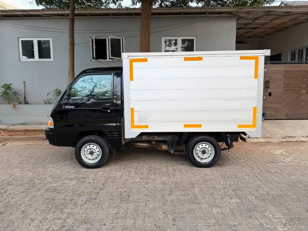 COLT 120SS BOX 2013 LOW KM