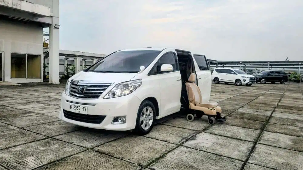 { Welcab } Alphard 2.4 AT Welcab km 60 rb 2014