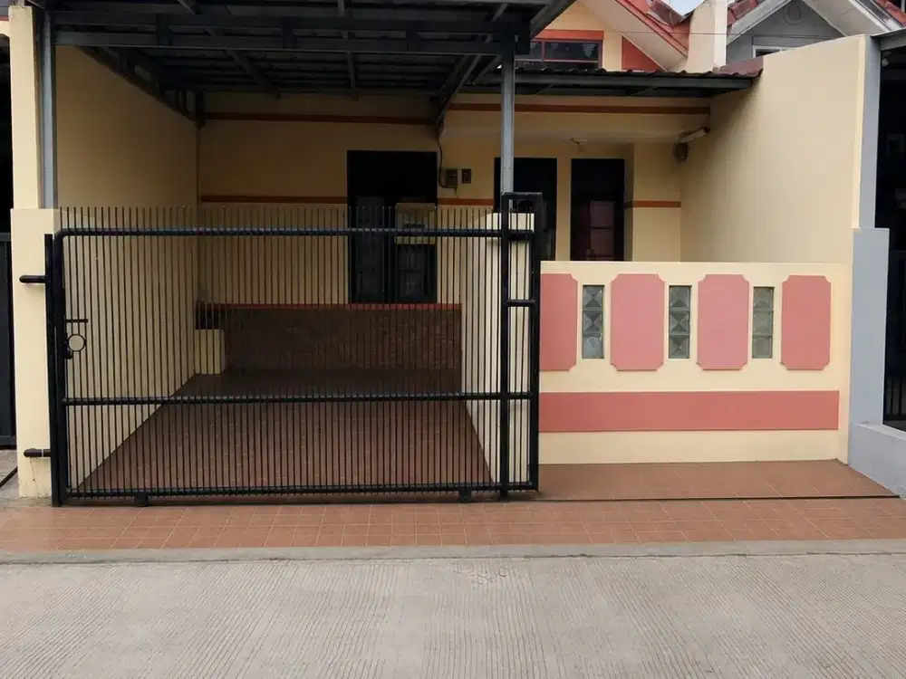 Rumah di Harapan Indah Komplek Taman Harapan Baru!