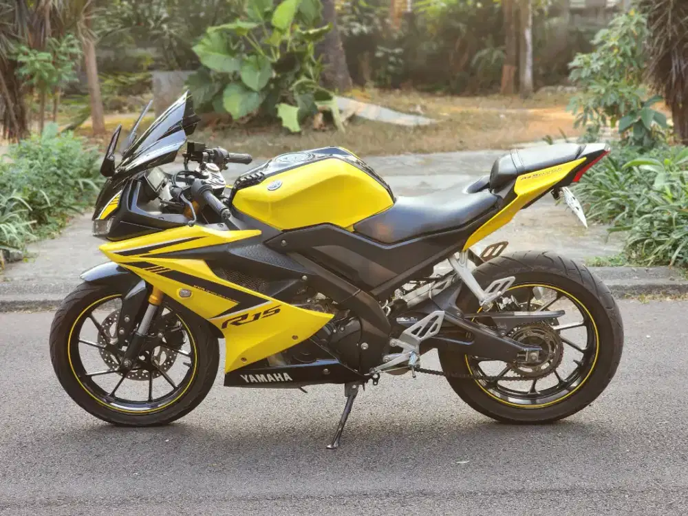 YAMAHA R15 V3 2018 KUNING PAJAK PJG 08.2027 LENGKAP MULUSSS MURAH