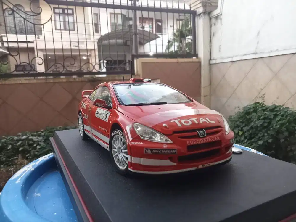 MAISTO  1:18 PEUGEOT 307 WRC