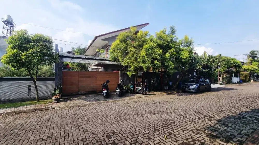 Rumah Batununggal Bandung Besar Asri dan Nyaman Siap Huni