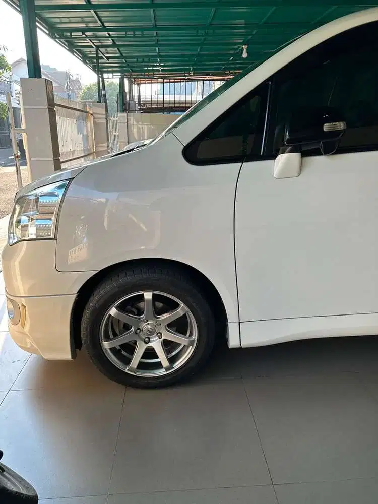 Toyota Nav1 2015 Bensin