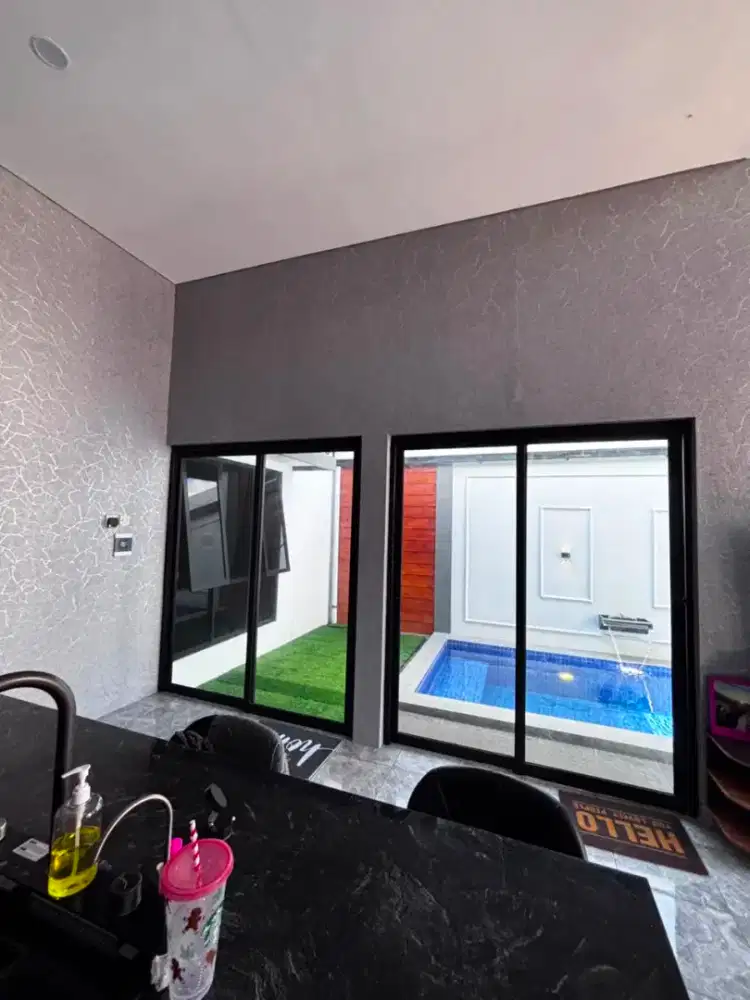Dijual Rumah Modern Minimalis dengan Kolam Renang
