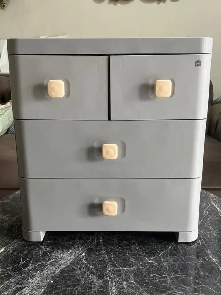 LEMARI LACI GREY SUDUT