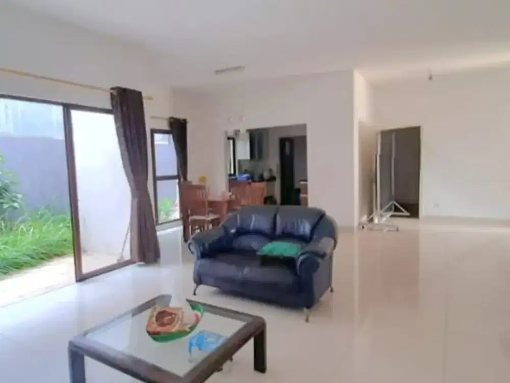 Rumah Hook? Tidak! Posisi Terdepan di Jalan Utama Jakarta Garden City, Harga Terbaik