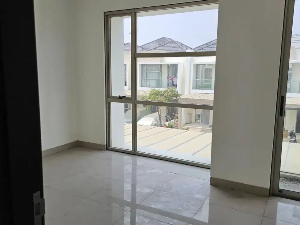 Ton - Disewakan Rumah Pik2 Scarlet