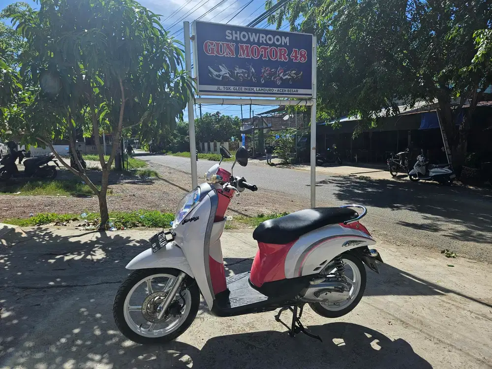 Di jual.honda scoopy tahun 2011