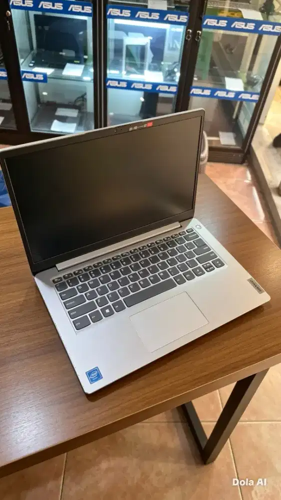 Lenovo Ideapad 1 slim N4020 Ram 8GB ssd 256Gb fulsett bergaransi
