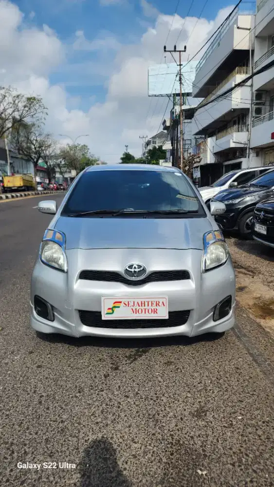 Toyota Yaris E 1.5 AT 2013/2014 BG SIAP PAKAI KEKER TERAWAT