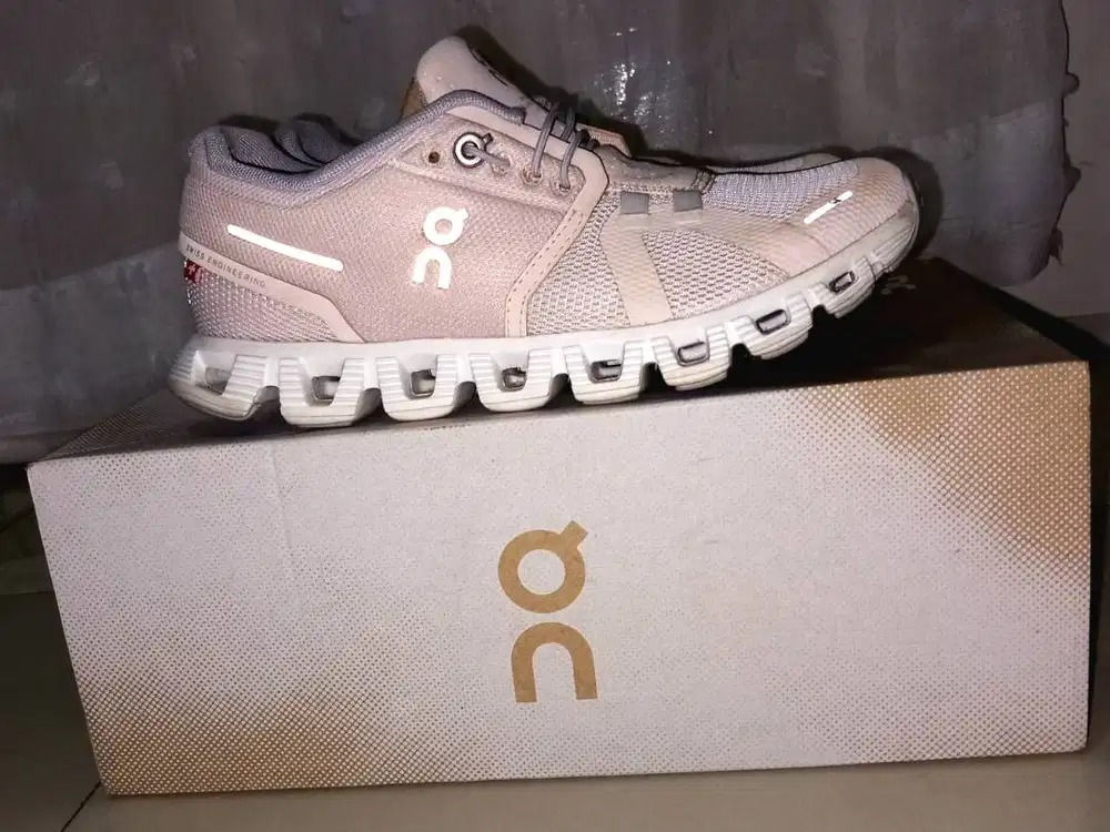Preloved. Sepatu ON Cloud. Size 36